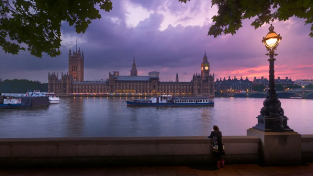 瞄准新质生产力 英国留学专业选择指南：选对赛道，实现个人与时代价值双赢