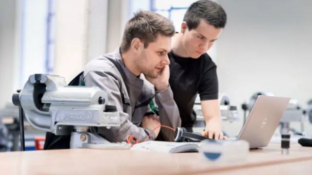 想低成本留德就业？这种 “学习 + 实践” 模式，比普通留学更稳