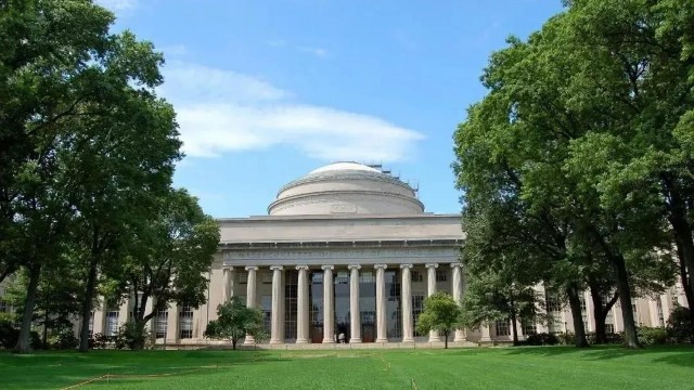 签证收紧、录取分化，美国留学真的越来越难了吗？