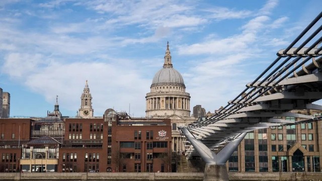 英国“贡献型永居”制度巨变：10年成新标准，谁将受影响？