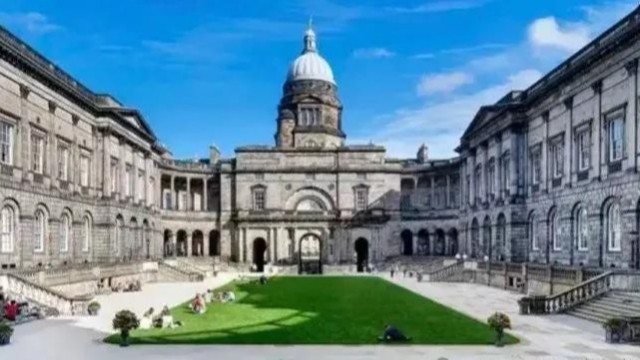 官方预算划重点：未来5年英国留学最值钱方向曝光，读了稳赚...